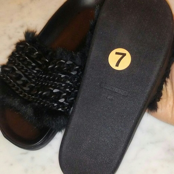 Kendall + Kylie Slides - Picture 2 of 3
